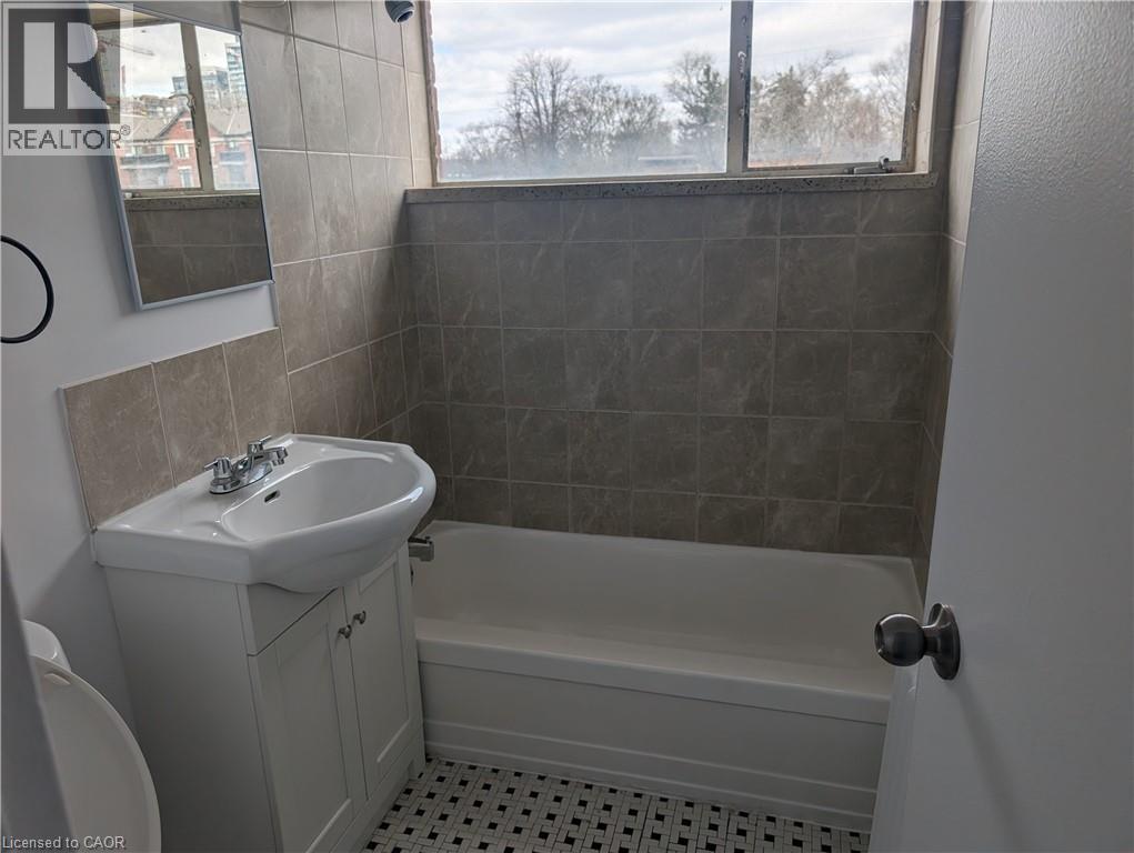 799 Robinson Street Unit# 11, Burlington, Ontario  L7R 1Z2 - Photo 8 - 40822907