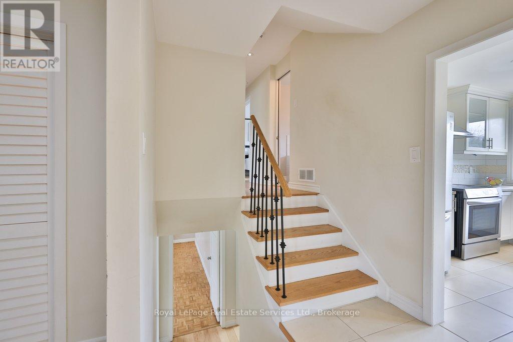 1486 Hixon Street, Oakville, Ontario  L6L 1S3 - Photo 16 - W13026024