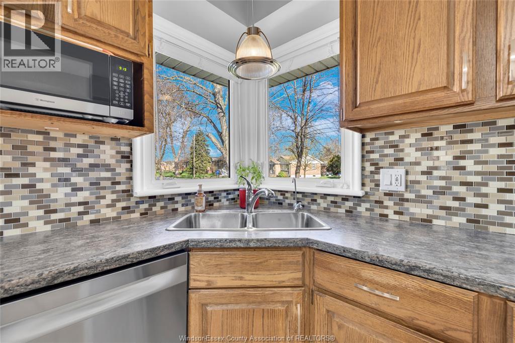 42 Grace, Leamington, Ontario  N8H 1K9 - Photo 11 - 26008809