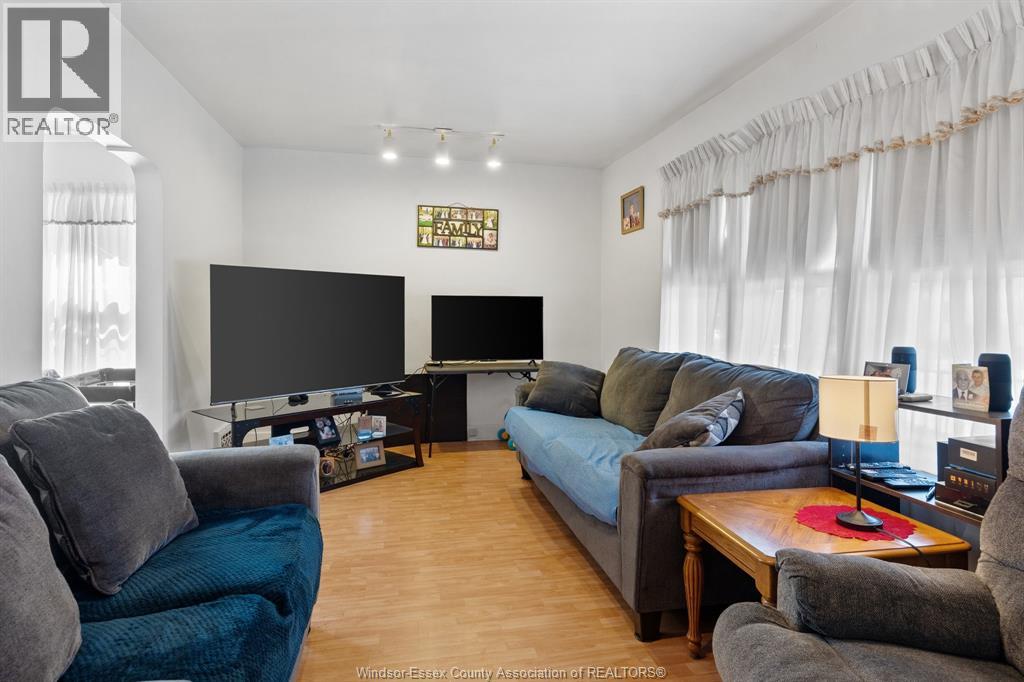 1346 Pierre Avenue, Windsor, Ontario  N8X 4P1 - Photo 2 - 26008755