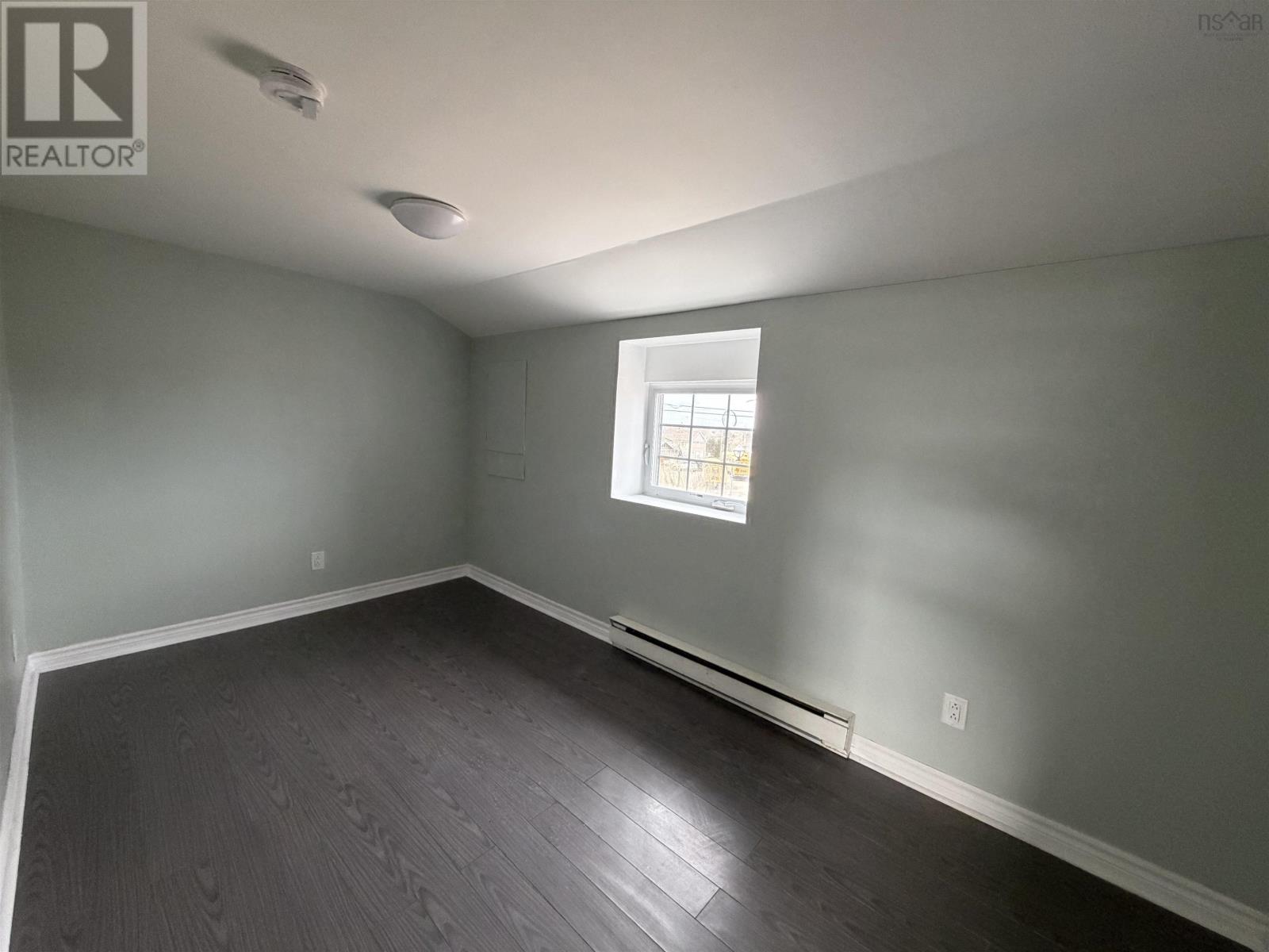 587 Main Street, Sydney Mines, Nova Scotia  B1V 2K9 - Photo 10 - 202608140