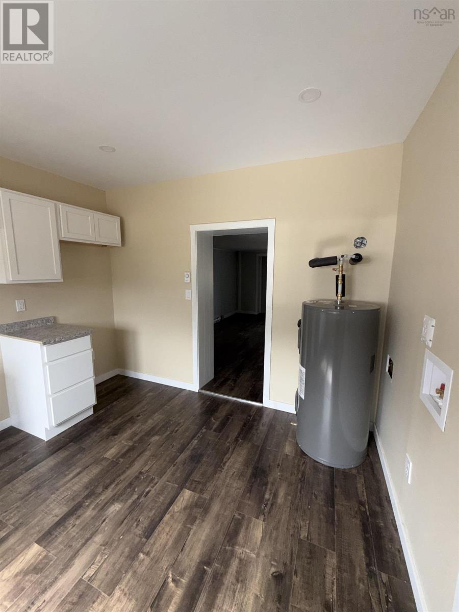 587 Main Street, Sydney Mines, Nova Scotia  B1V 2K9 - Photo 4 - 202608140