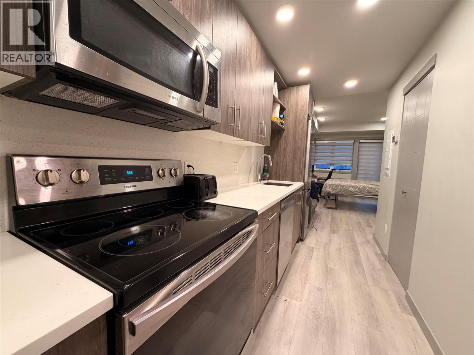 345 Dougall Road N Unit# Ph14, Kelowna, British Columbia  V1X 3K8 - Photo 2 - 10372933