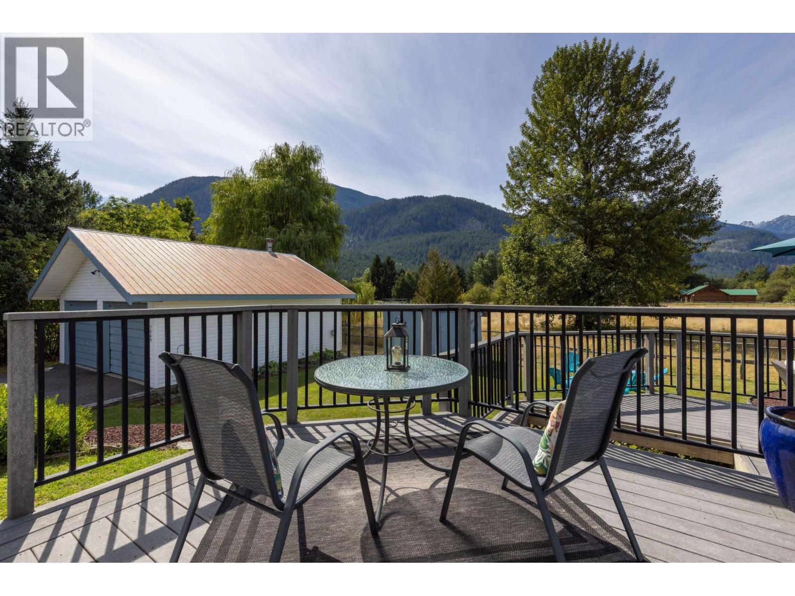 7569 Oberson Road, Pemberton, British Columbia  V0N 2L0 - Photo 17 - R3113125