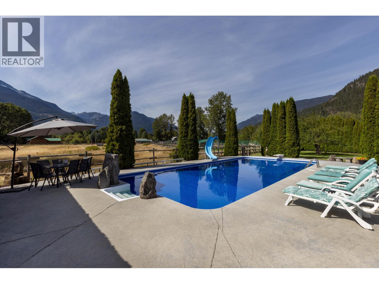 7569 Oberson Road, Pemberton, British Columbia  V0N 2L0 - Photo 33 - R3113125