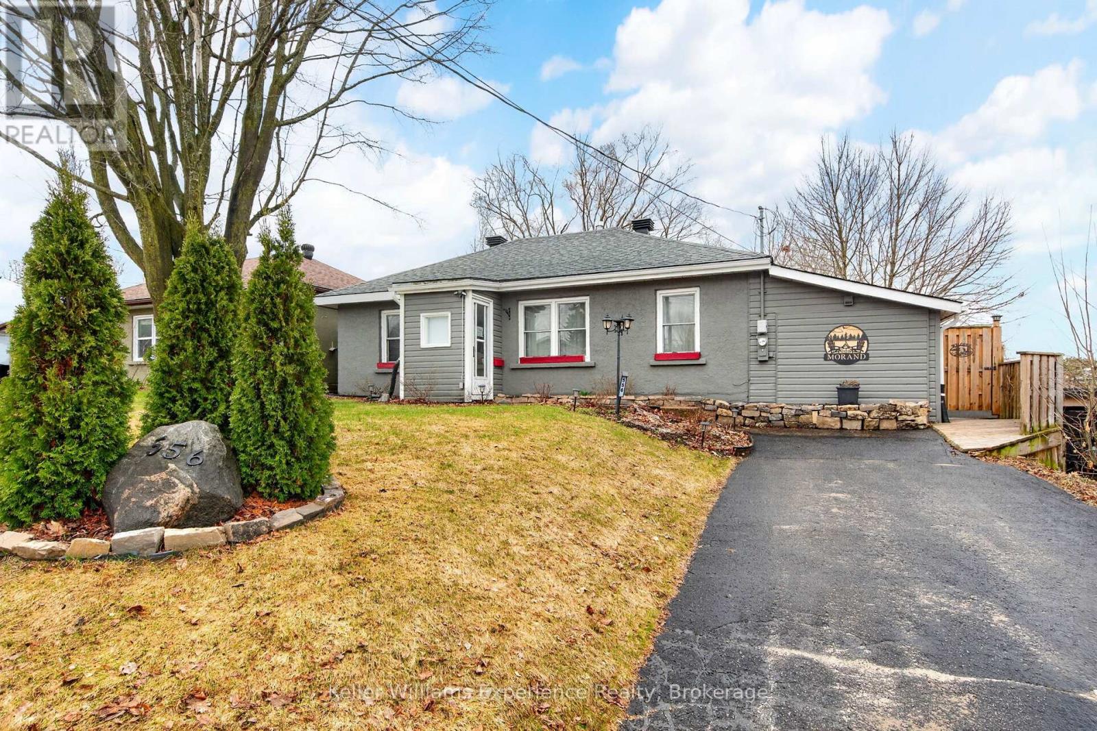 556 JOHNSON STREET, Midland, Ontario