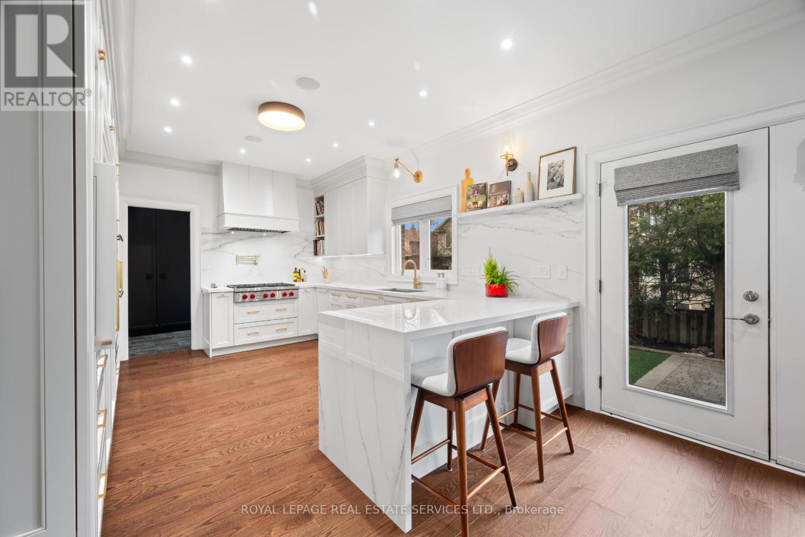 132 Strath Avenue, Toronto, Ontario  M8X 1R5 - Photo 8 - W12911550