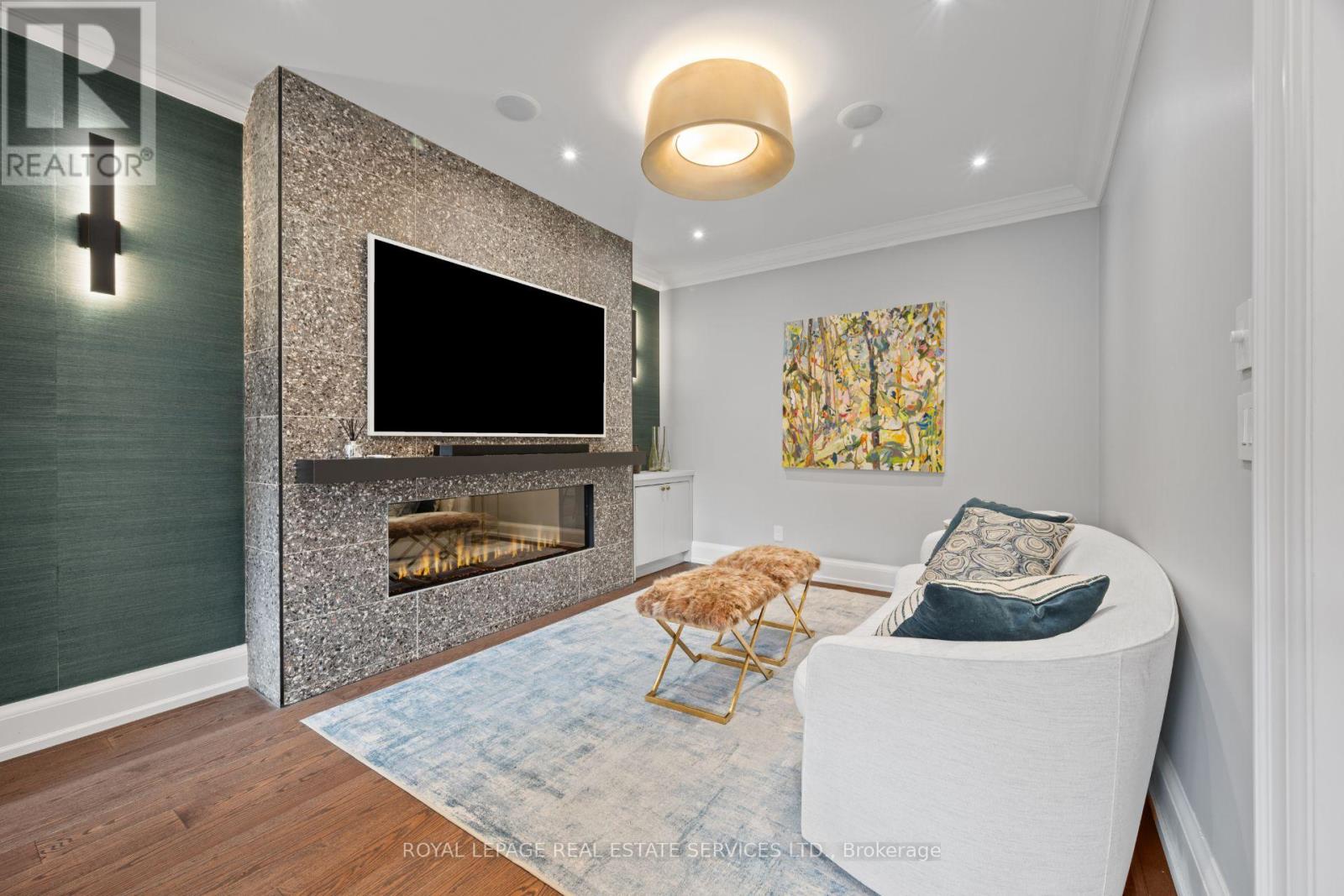 132 Strath Avenue, Toronto, Ontario  M8X 1R5 - Photo 3 - W12911550