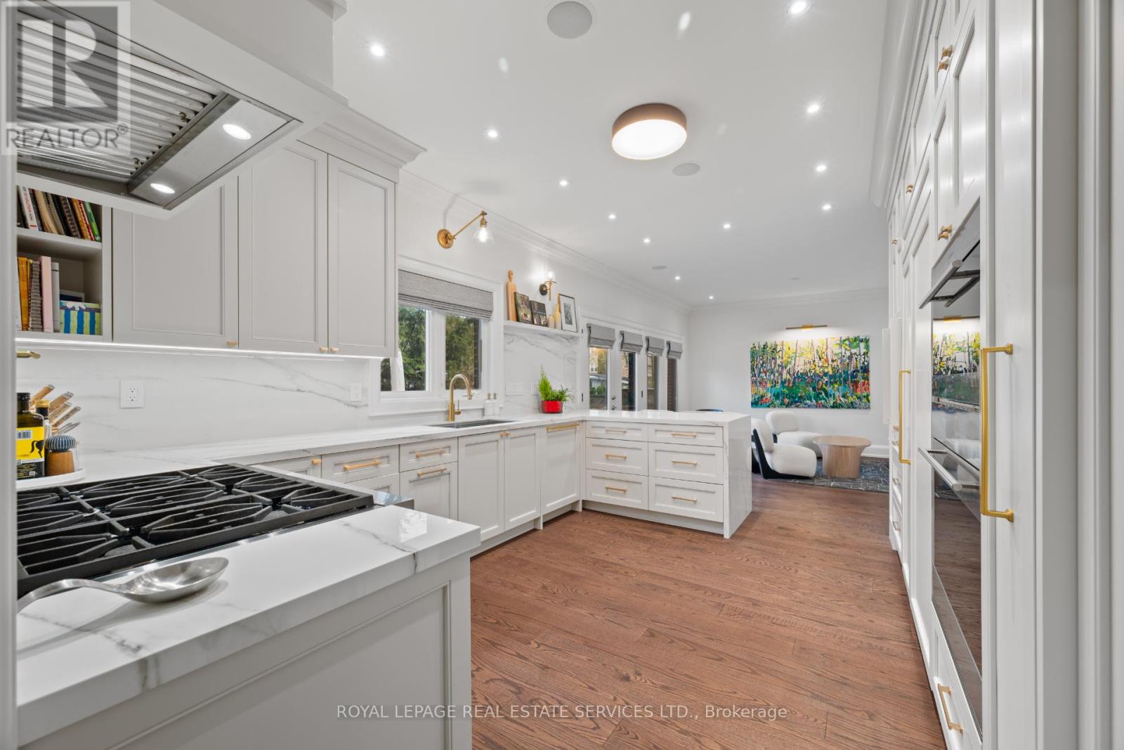 132 Strath Avenue, Toronto, Ontario  M8X 1R5 - Photo 9 - W12911550