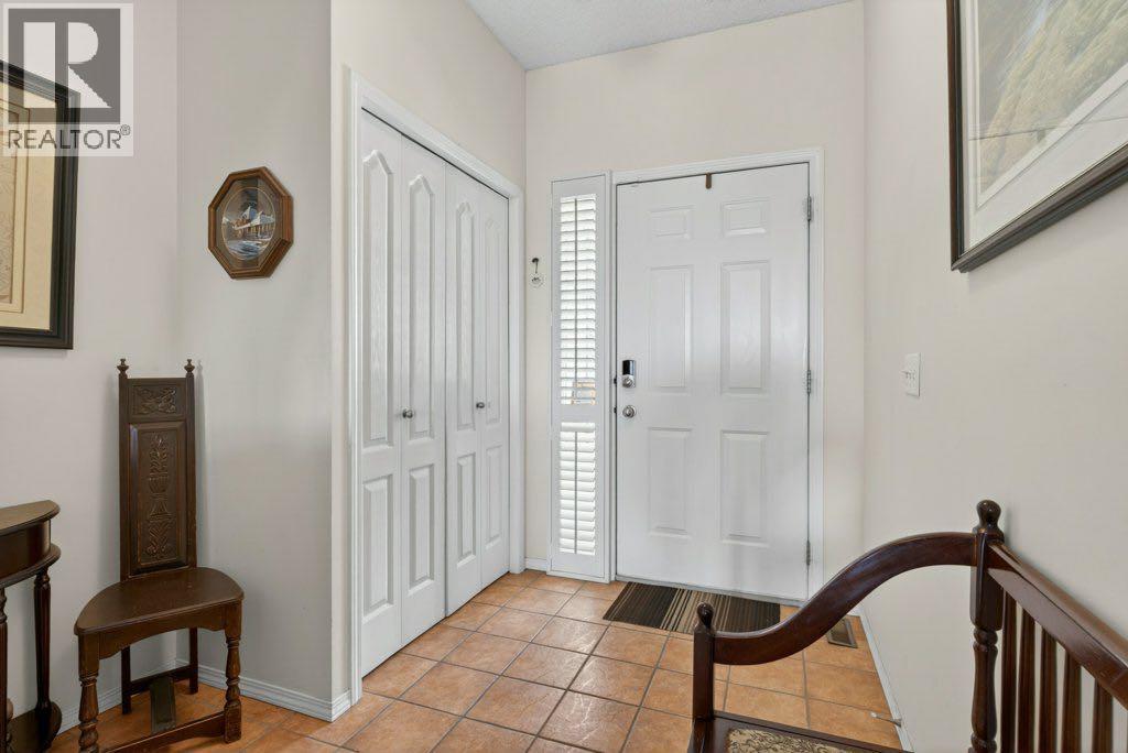 92 Hamptons Link Nw, Calgary, Alberta  T3A 5V9 - Photo 2 - A2300604