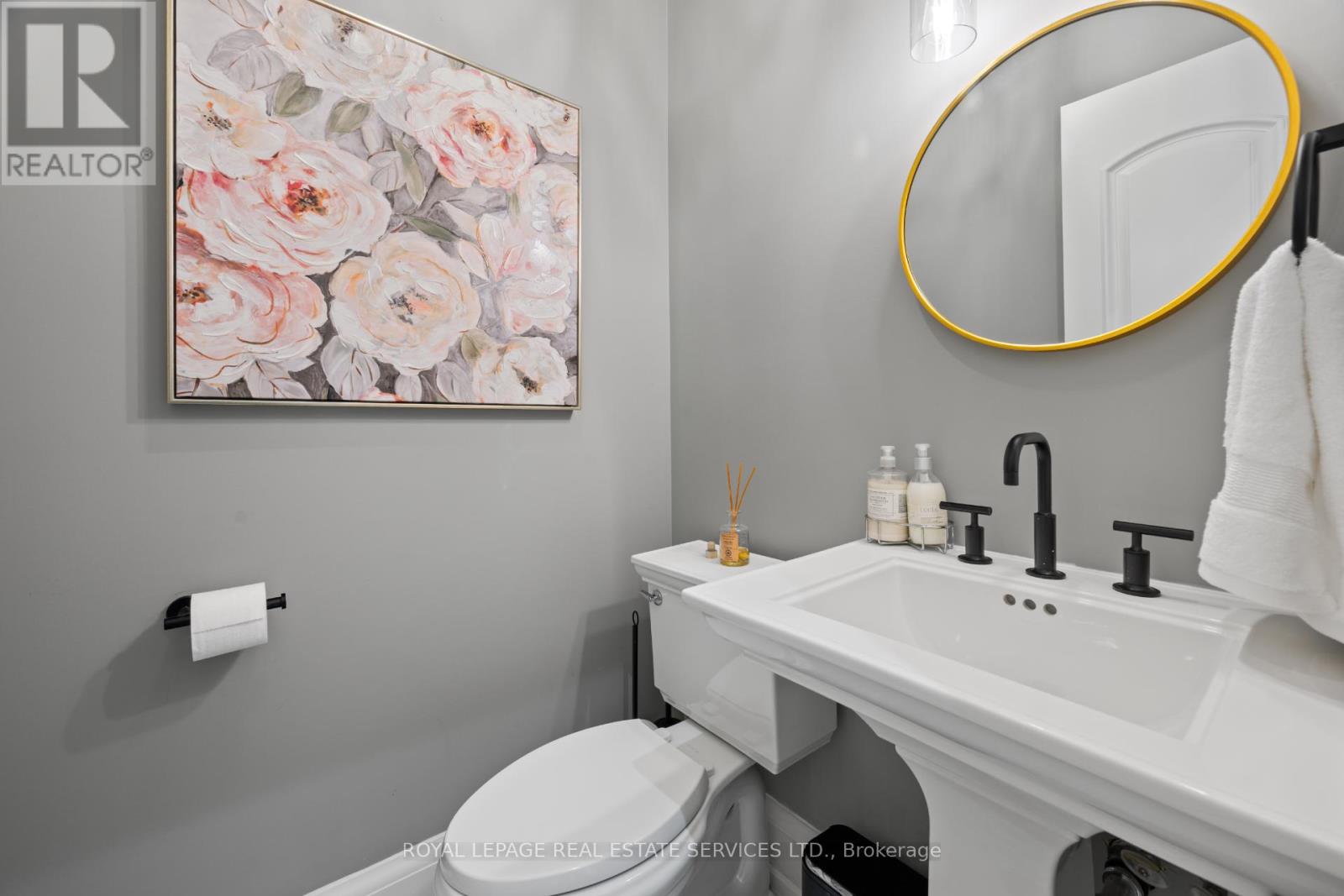 132 Strath Avenue, Toronto, Ontario  M8X 1R5 - Photo 20 - W12911550