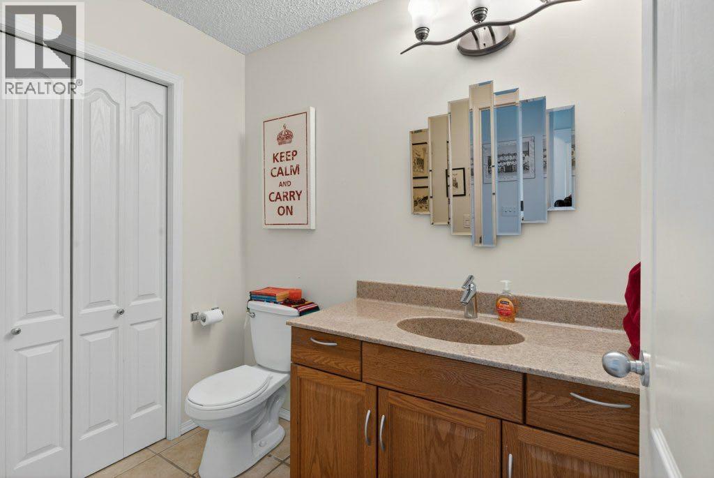 92 Hamptons Link Nw, Calgary, Alberta  T3A 5V9 - Photo 36 - A2300604