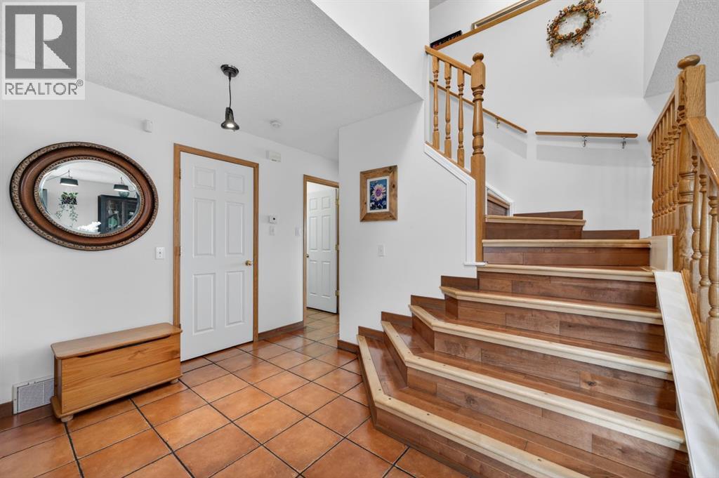 197 Arbour Stone Close Nw, Calgary, Alberta  T3G 4T1 - Photo 6 - A2302385