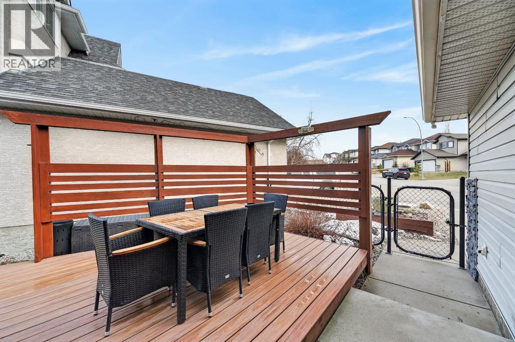 197 Arbour Stone Close Nw, Calgary, Alberta  T3G 4T1 - Photo 3 - A2302385