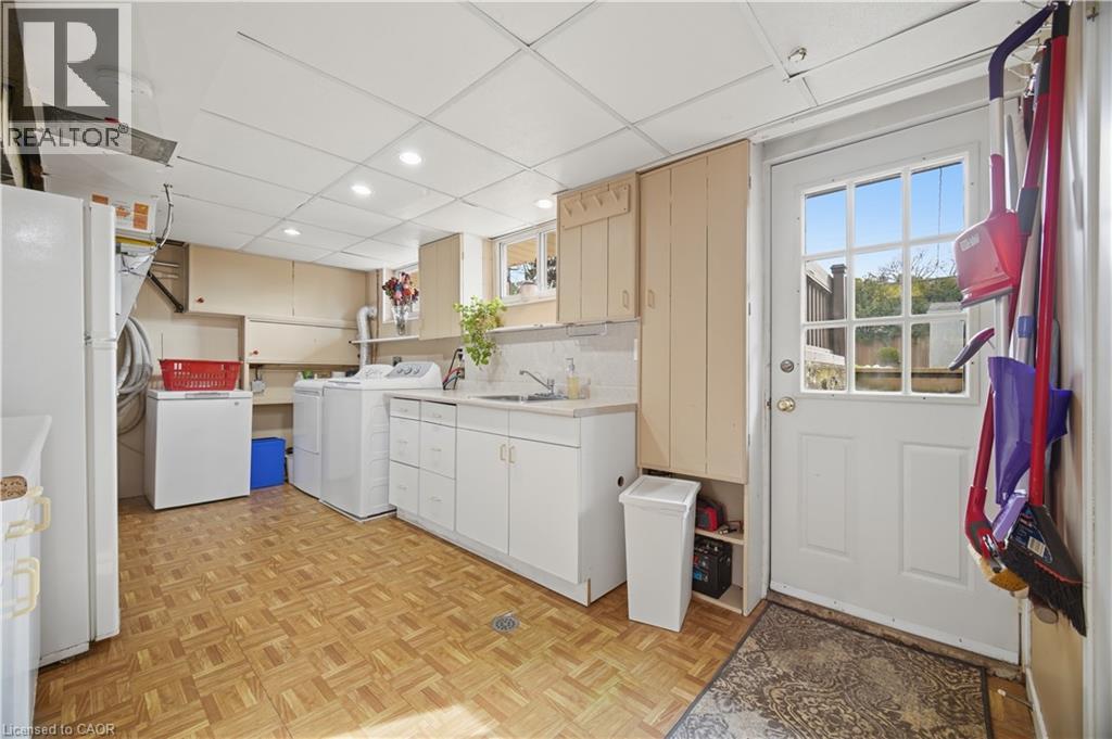 188 White Pines Drive, Burlington, Ontario  L7L 4E4 - Photo 39 - 40820112