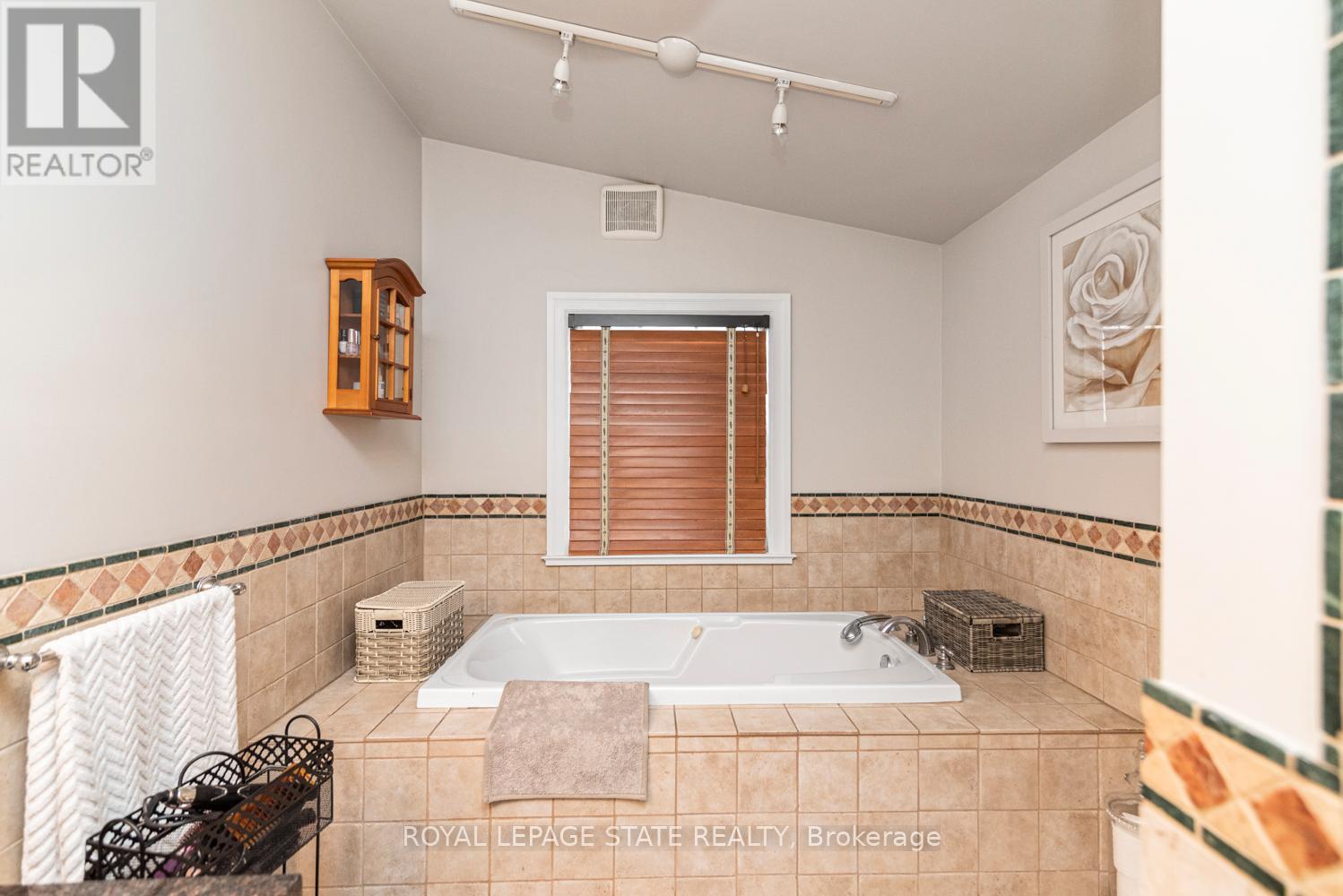 92 Auchmar Road, Hamilton, Ontario  L9C 1C5 - Photo 25 - X12812724