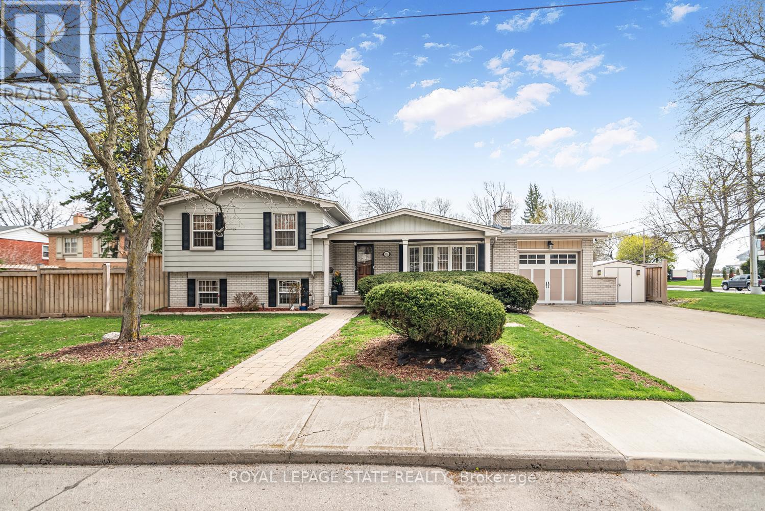 92 Auchmar Road, Hamilton, Ontario  L9C 1C5 - Photo 2 - X12812724