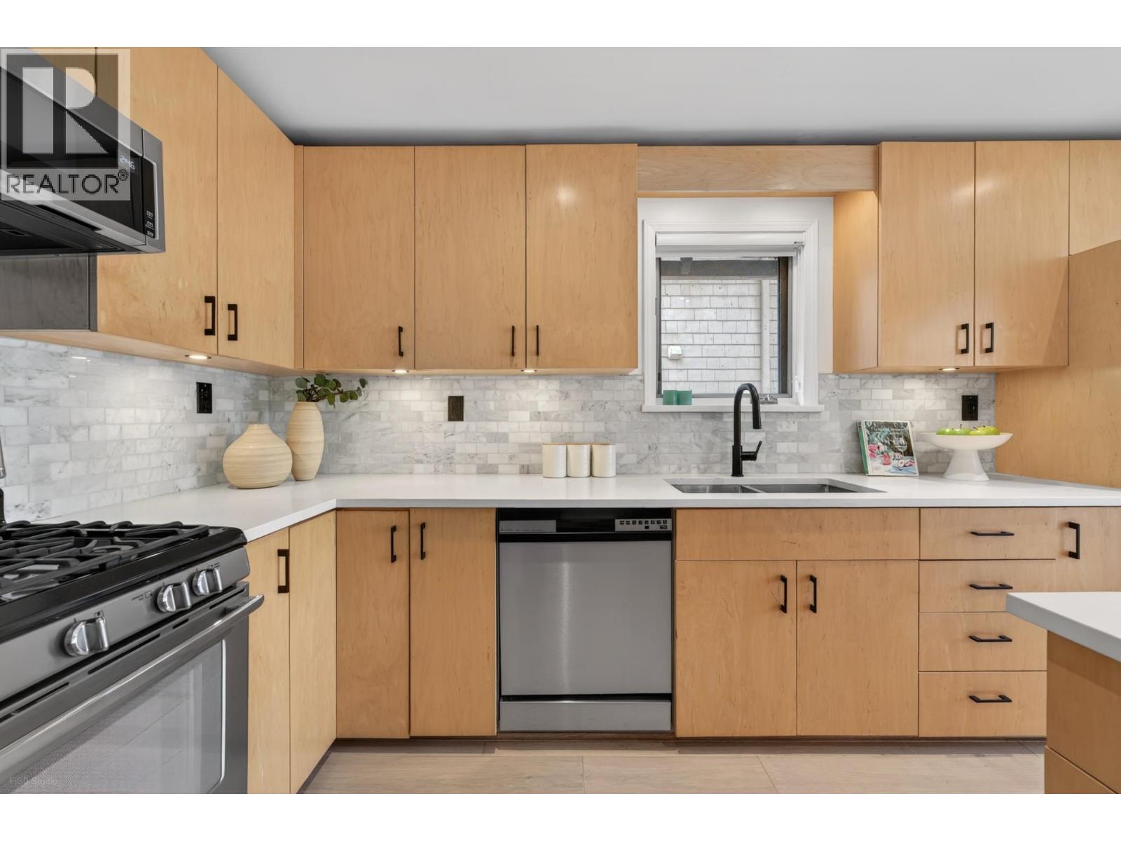 4377 W 12th Avenue, Vancouver, British Columbia  V6R 2P9 - Photo 10 - R3111999