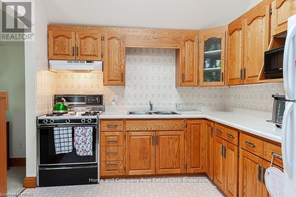 47 Church Street, Stratford, Ontario  N5A 2P9 - Photo 6 - X13026262