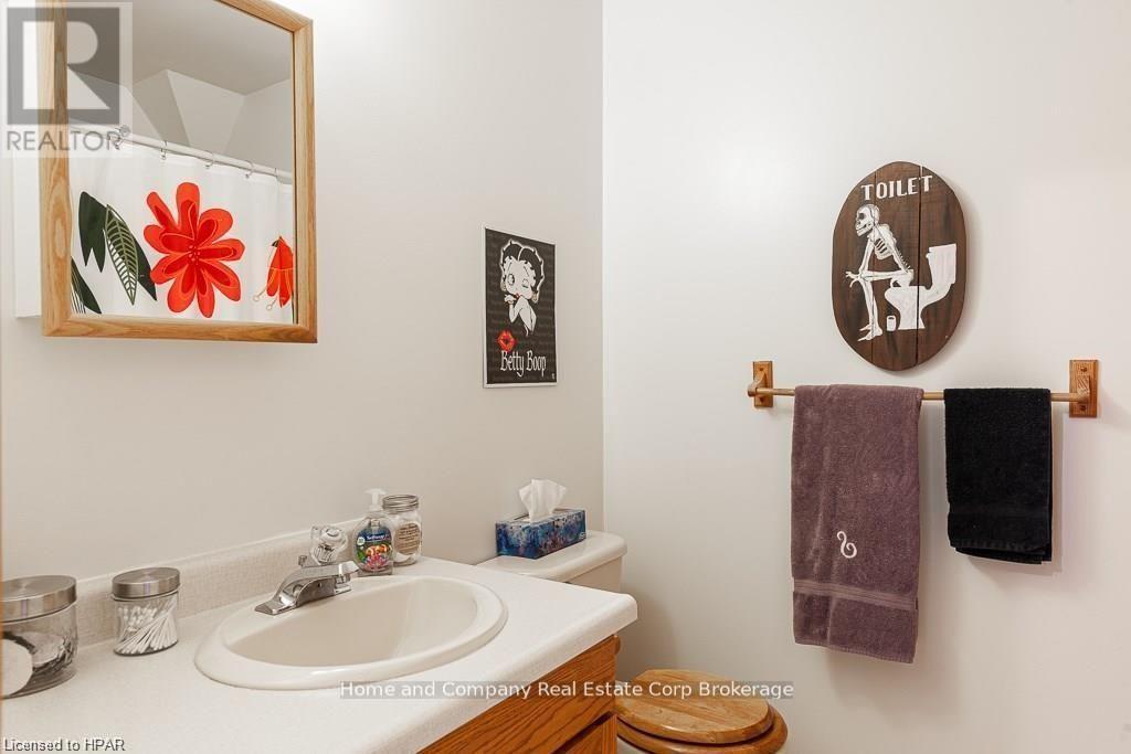 47 Church Street, Stratford, Ontario  N5A 2P9 - Photo 8 - X13026262