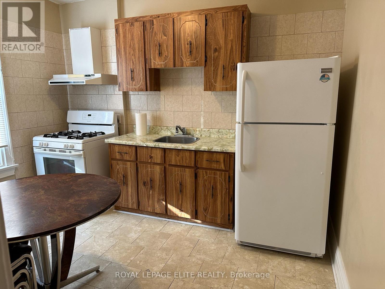 176 Westmount Avenue E, Toronto, Ontario  M6E 3M8 - Photo 3 - C13026112