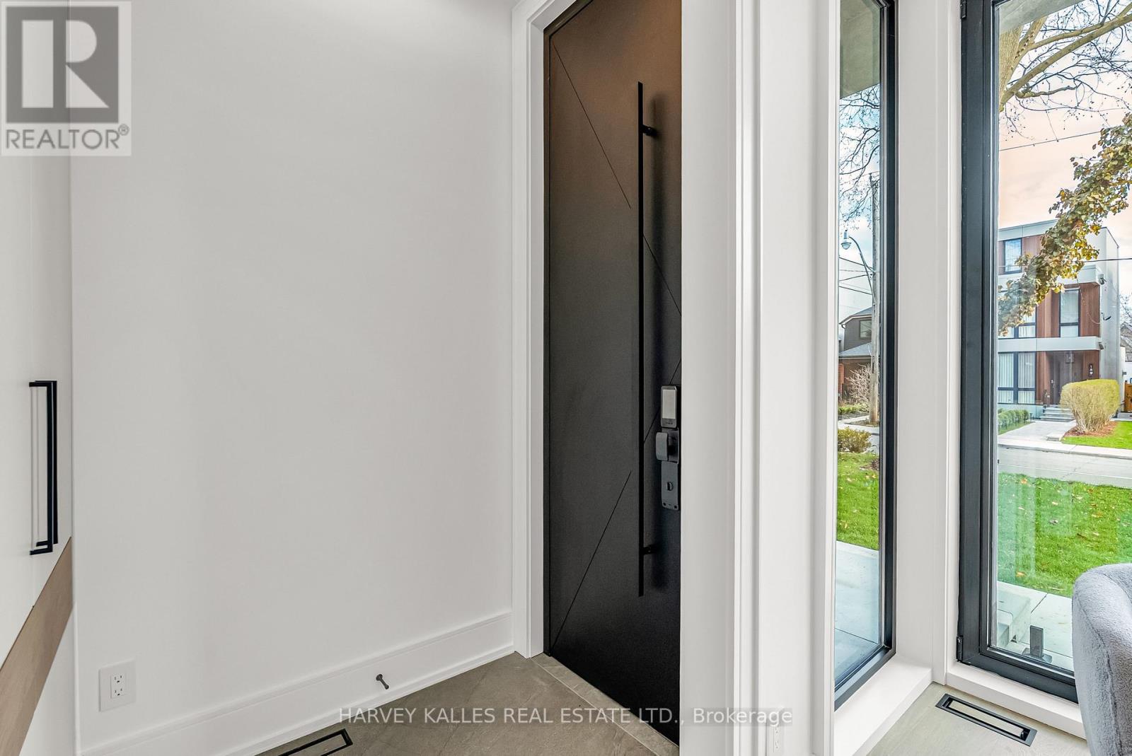 192 Woburn Avenue, Toronto, Ontario  M5M 1K7 - Photo 4 - C13026228