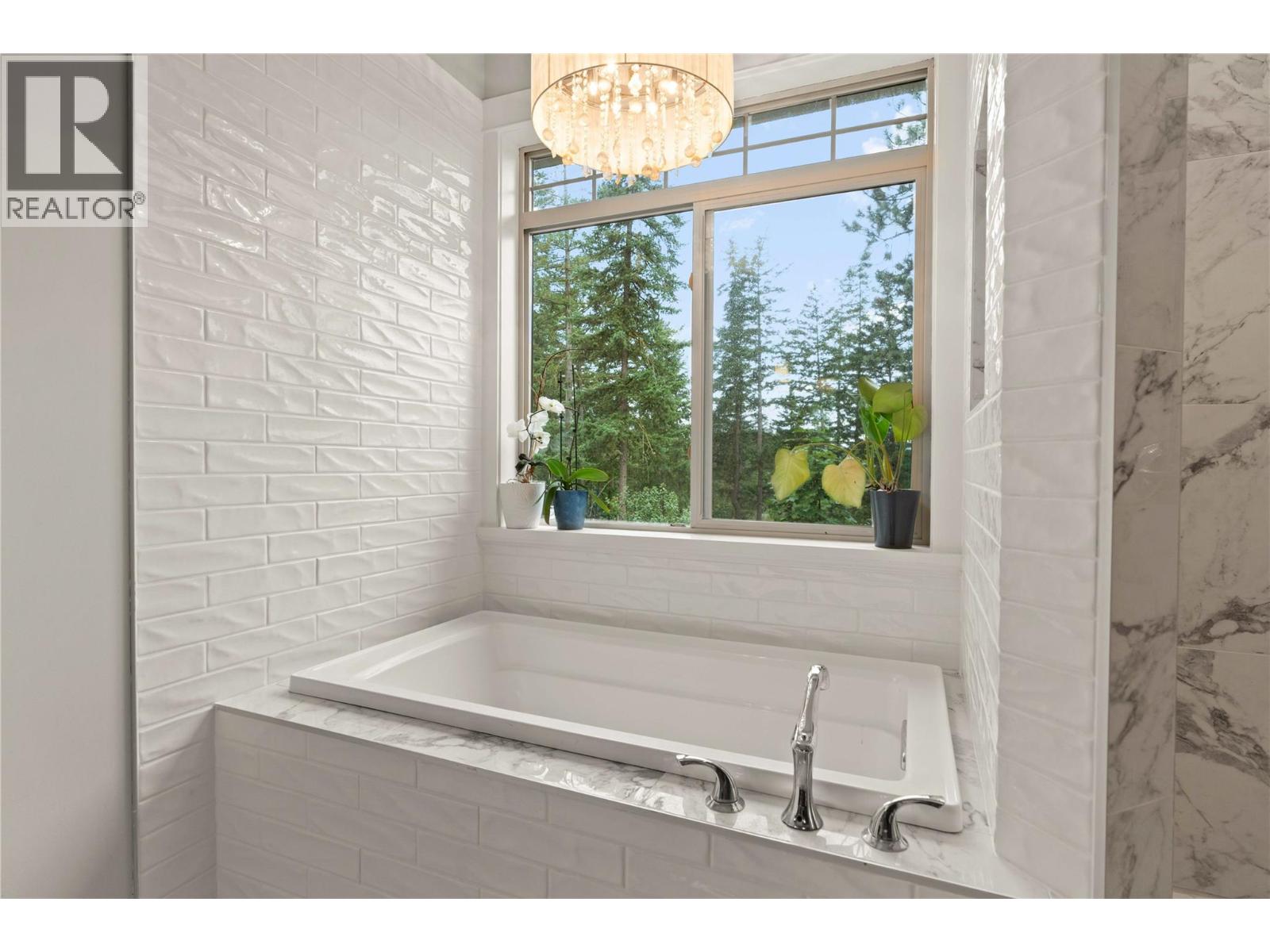 4322 Sharp Road, Spallumcheen, British Columbia  V4Y 0V6 - Photo 43 - 10383734