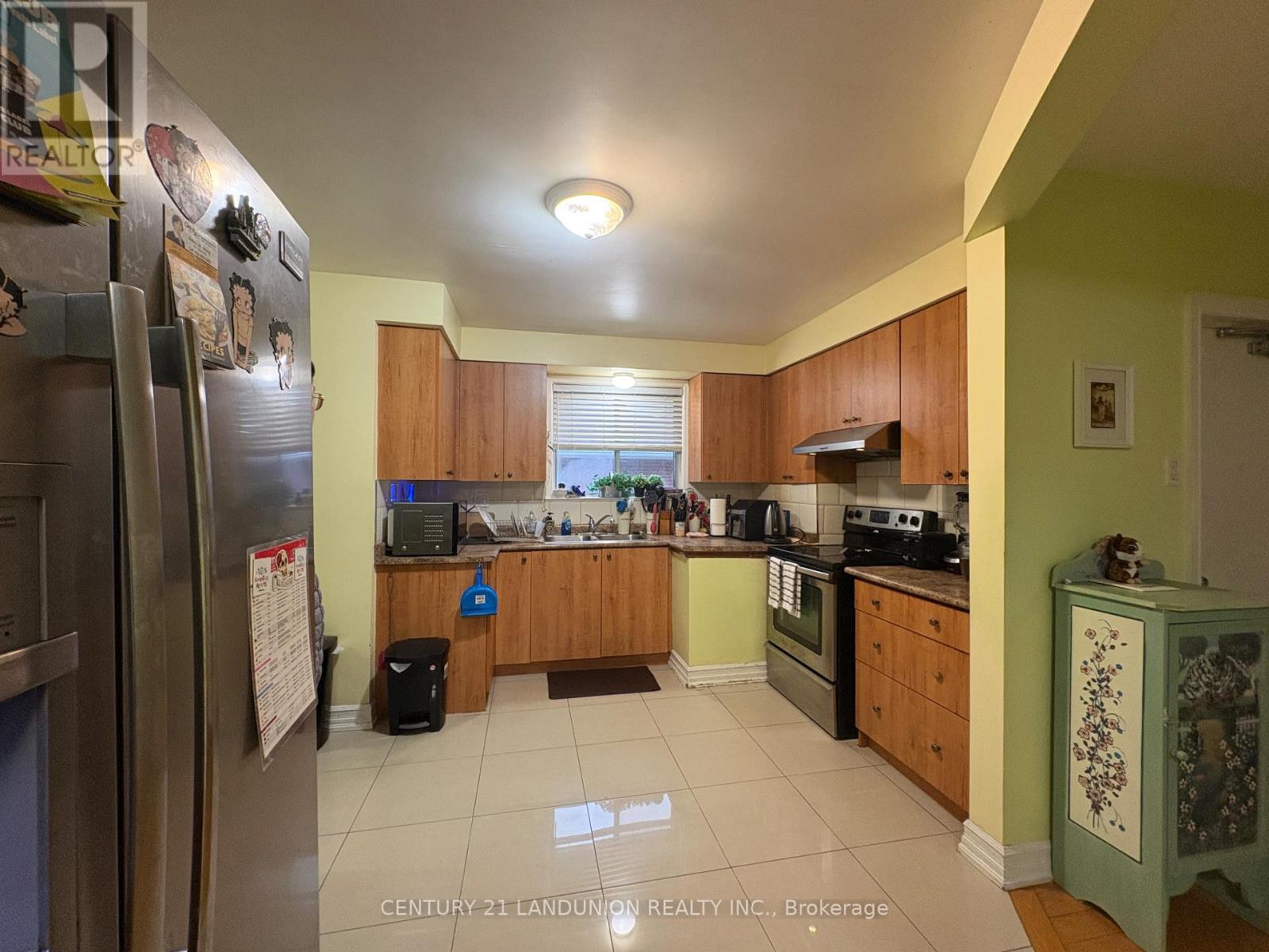 15 Fordover Drive, Toronto (Guildwood), Ontario  M1E 1T7 - Photo 4 - E13026030