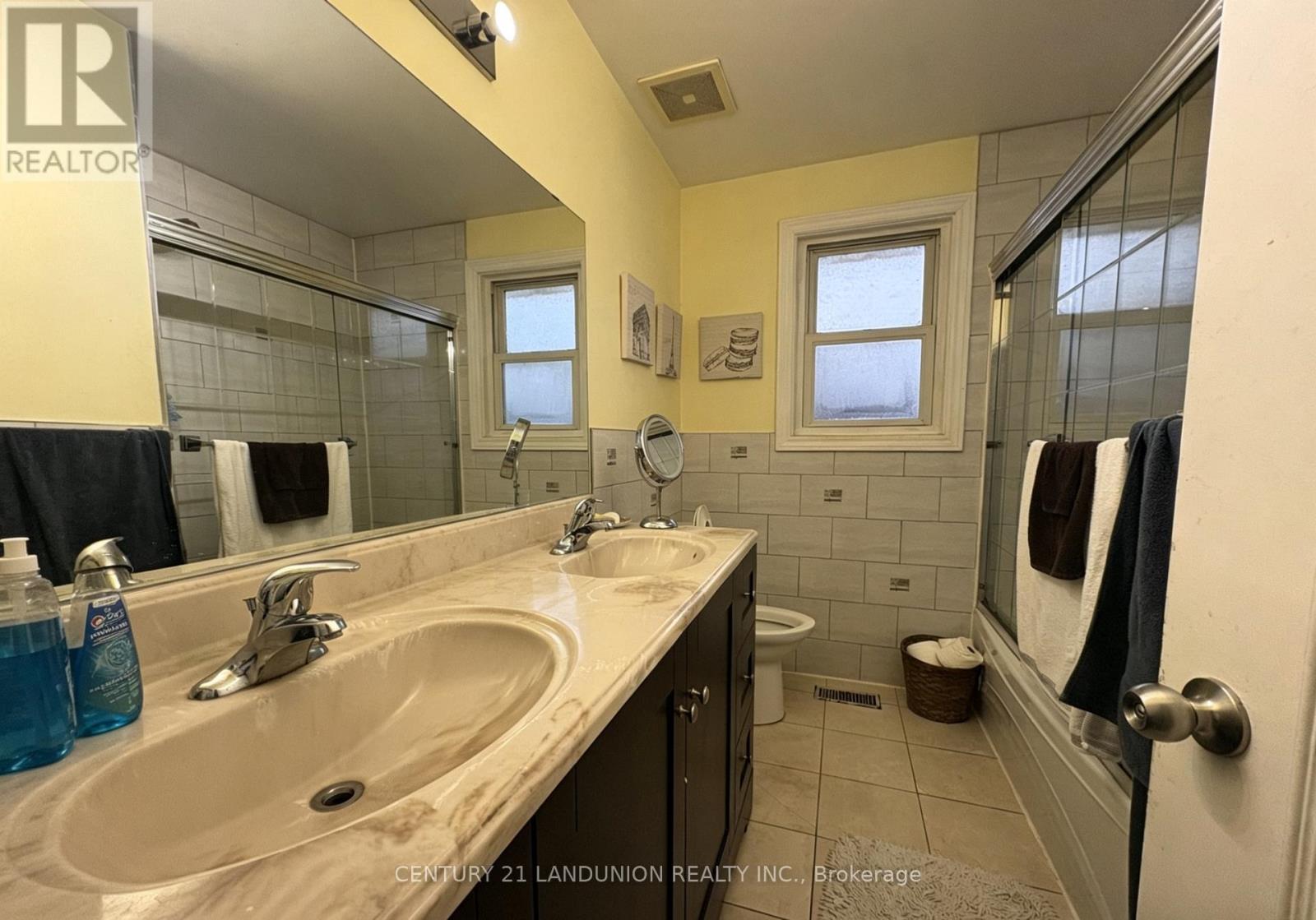 15 Fordover Drive, Toronto (Guildwood), Ontario  M1E 1T7 - Photo 9 - E13026030