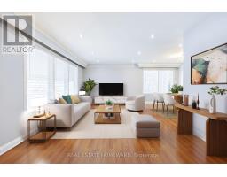 4 MOORECROFT CRESCENT, Toronto, Ontario