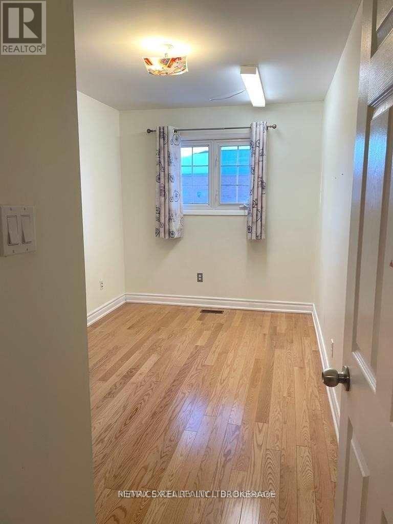 Upper - 102 Galbraith Crescent, Markham, Ontario  L3S 1J3 - Photo 10 - N13026008