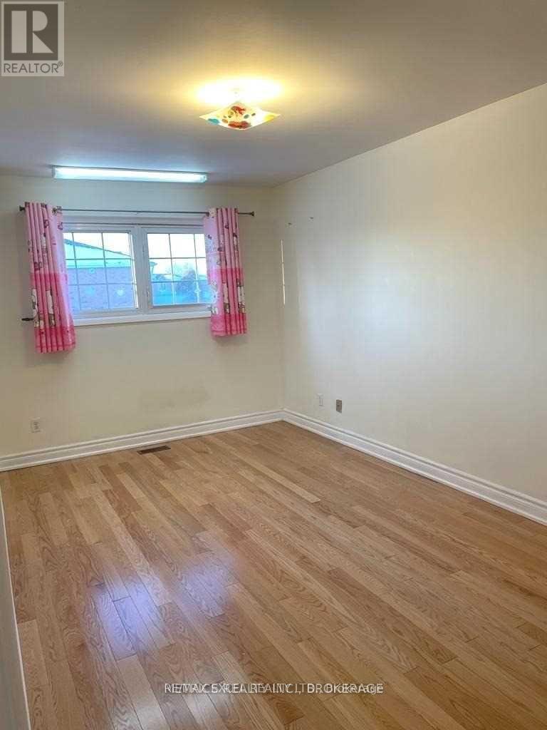 Upper - 102 Galbraith Crescent, Markham, Ontario  L3S 1J3 - Photo 9 - N13026008