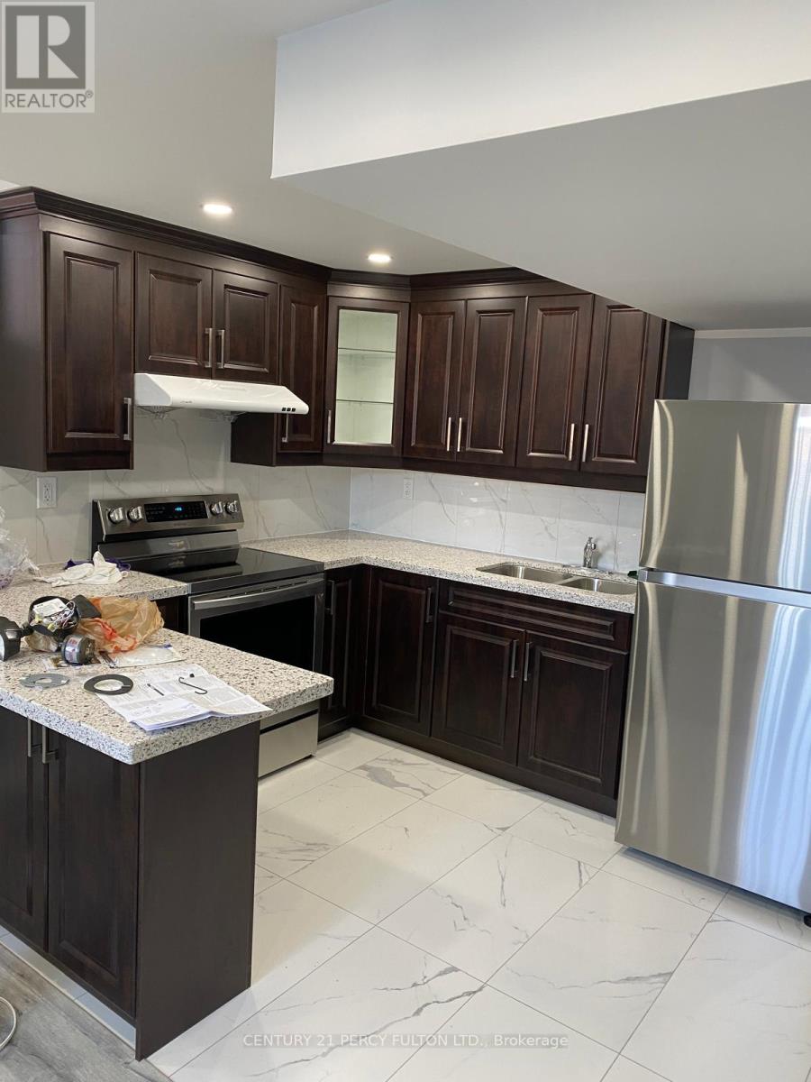 300 Miller Park Avenue, Bradford West Gwillimbury, Ontario  L3Z 0A7 - Photo 3 - N13026066