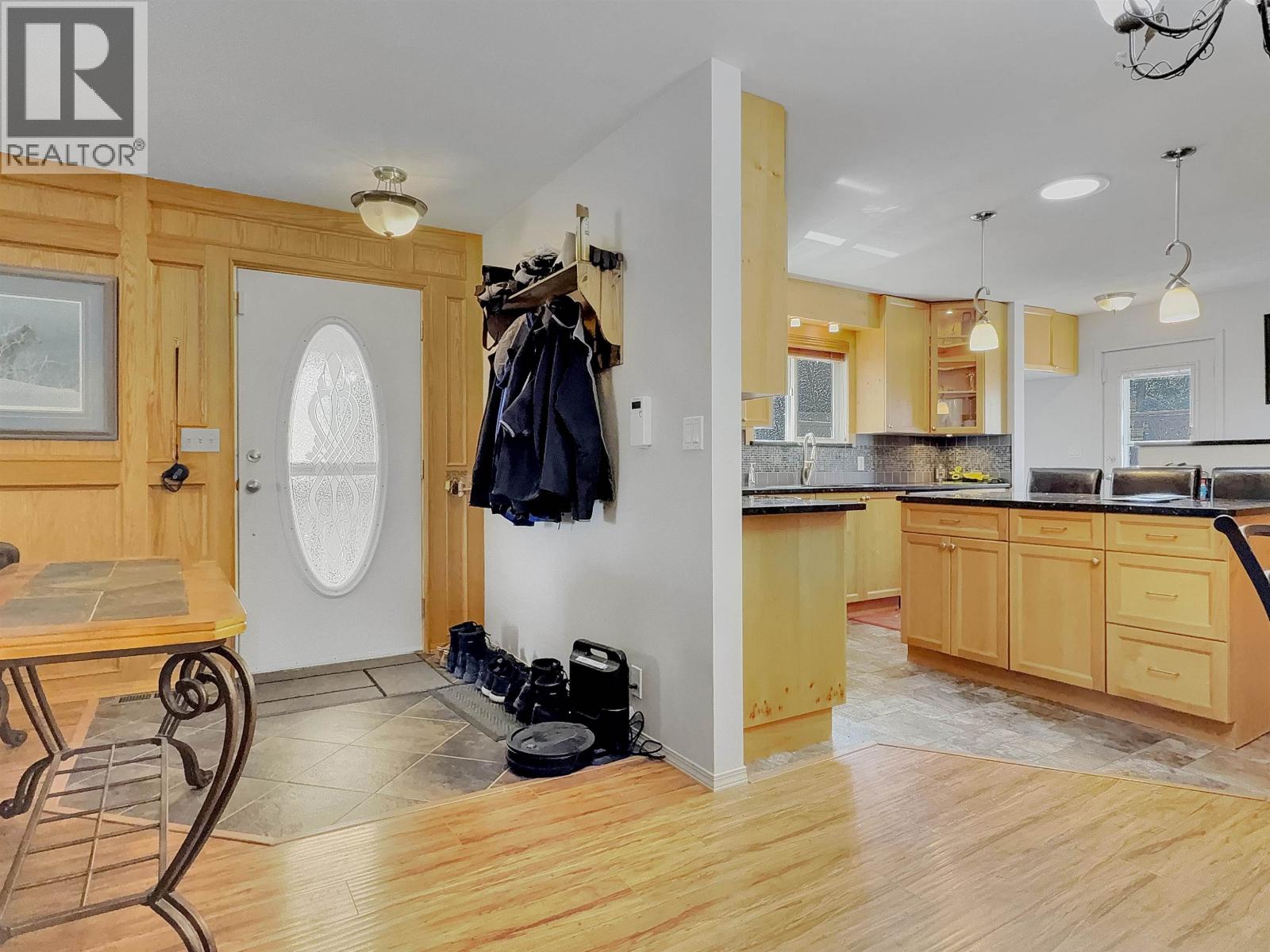 216 Mountview Drive, Williams Lake, British Columbia  V2G 3M9 - Photo 6 - R3113895