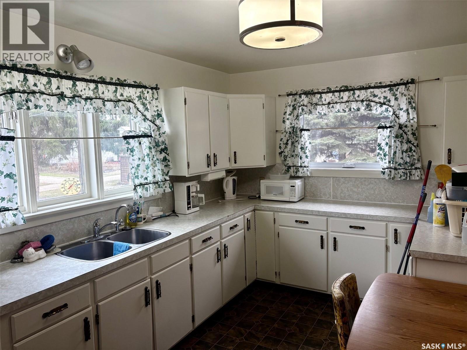 807 Elsinore Street, Whitewood, Saskatchewan  S0G 5C0 - Photo 7 - SK033542