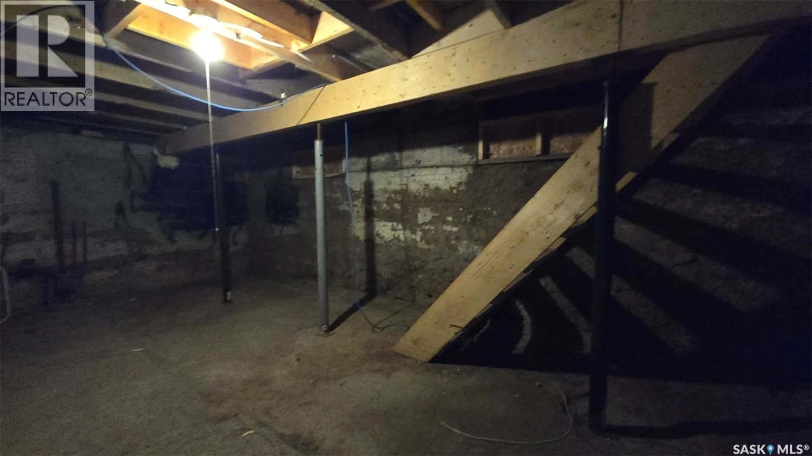 538 9th Avenue Nw, Moose Jaw, Saskatchewan  S6H 4H7 - Photo 13 - SK033530