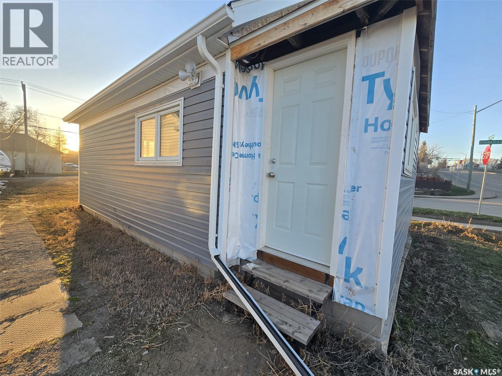 538 9th Avenue Nw, Moose Jaw, Saskatchewan  S6H 4H7 - Photo 4 - SK033530