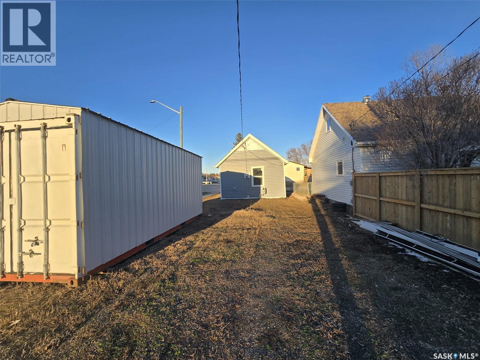 538 9th Avenue Nw, Moose Jaw, Saskatchewan  S6H 4H7 - Photo 6 - SK033530