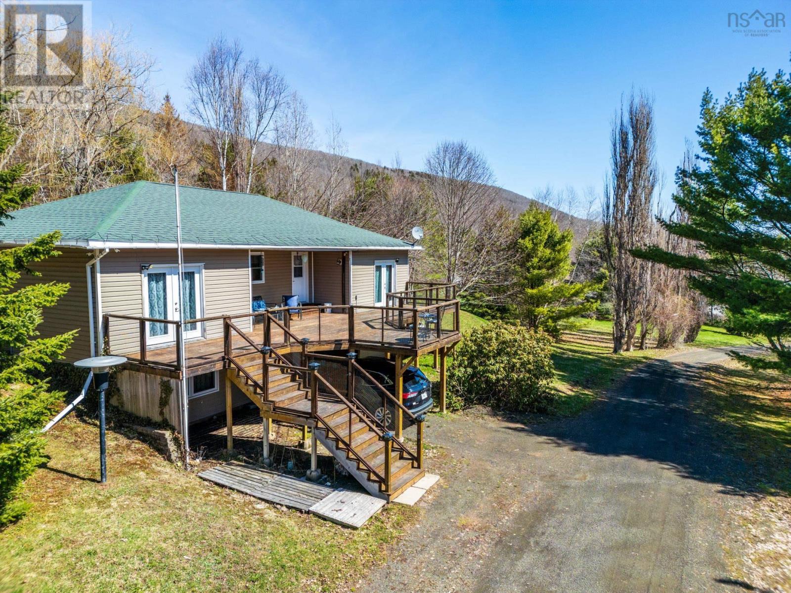 663 Hampton Mountain Road, Clarence West