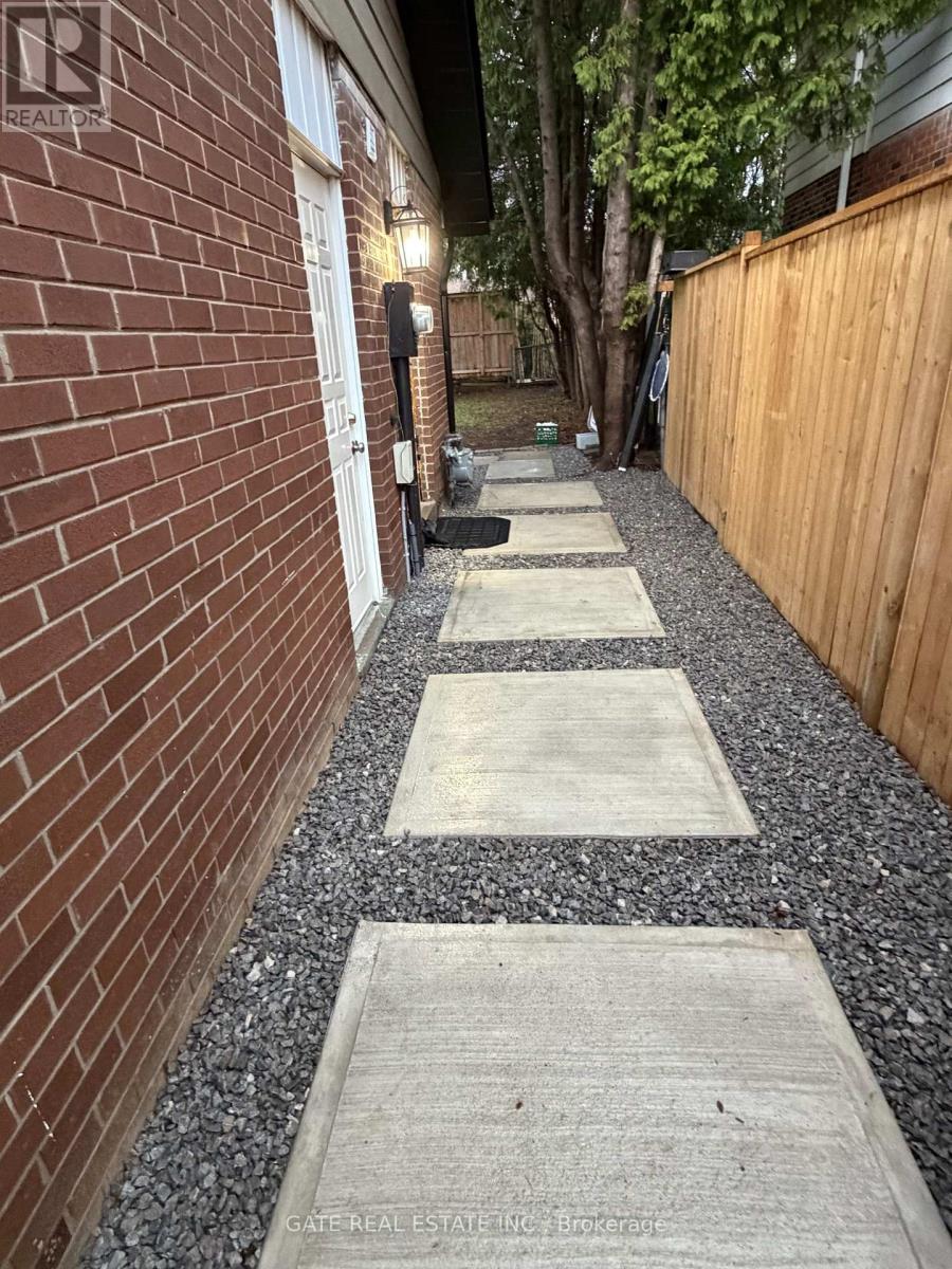 10 Thorny Brae Drive, Markham, Ontario  L3T 3G4 - Photo 35 - N13023082