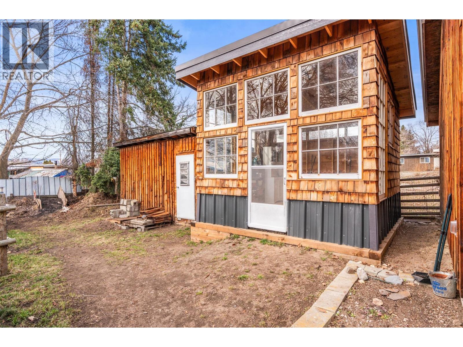 6670 L & A Road, Vernon, British Columbia  V1B 3T1 - Photo 10 - 10378912