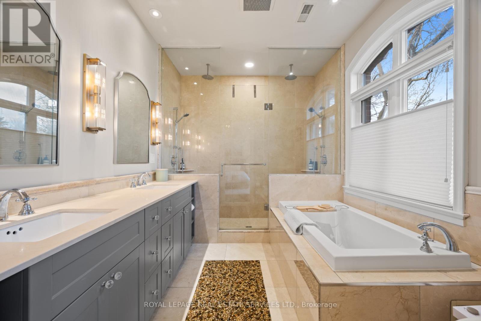 132 Strath Avenue, Toronto, Ontario  M8X 1R5 - Photo 24 - W12911550