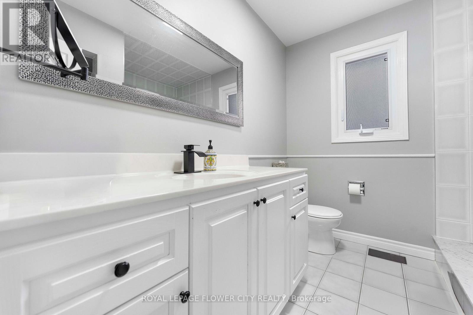 124 Candy Crescent, Brampton, Ontario  L6X 3T5 - Photo 17 - W13026086