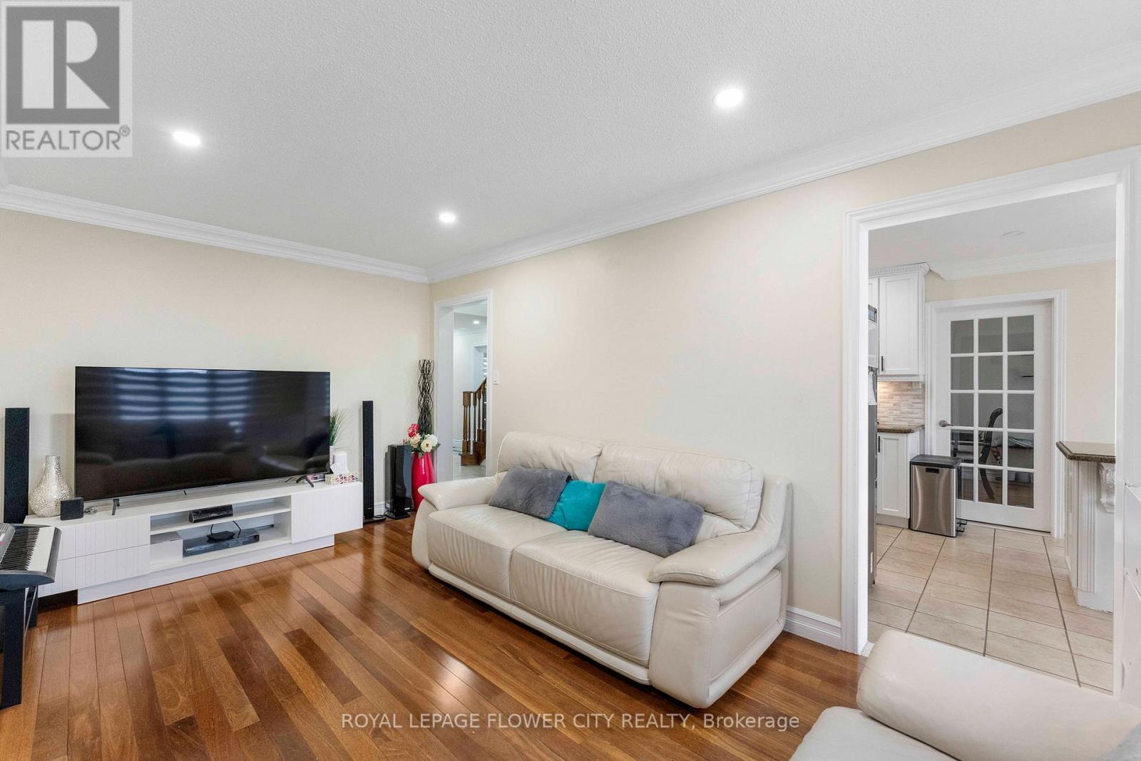 124 Candy Crescent, Brampton, Ontario  L6X 3T5 - Photo 7 - W13026086