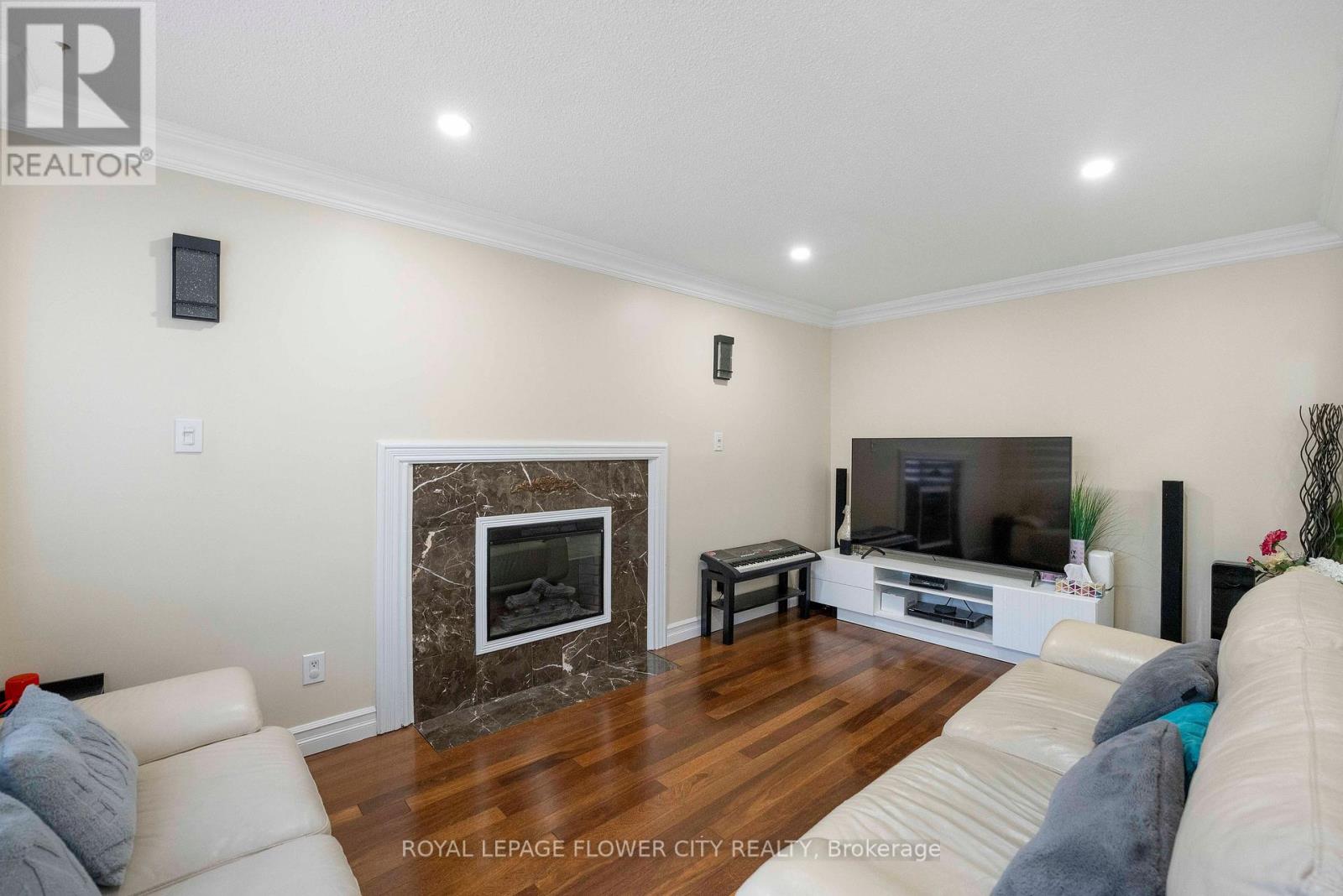 124 Candy Crescent, Brampton, Ontario  L6X 3T5 - Photo 8 - W13026086