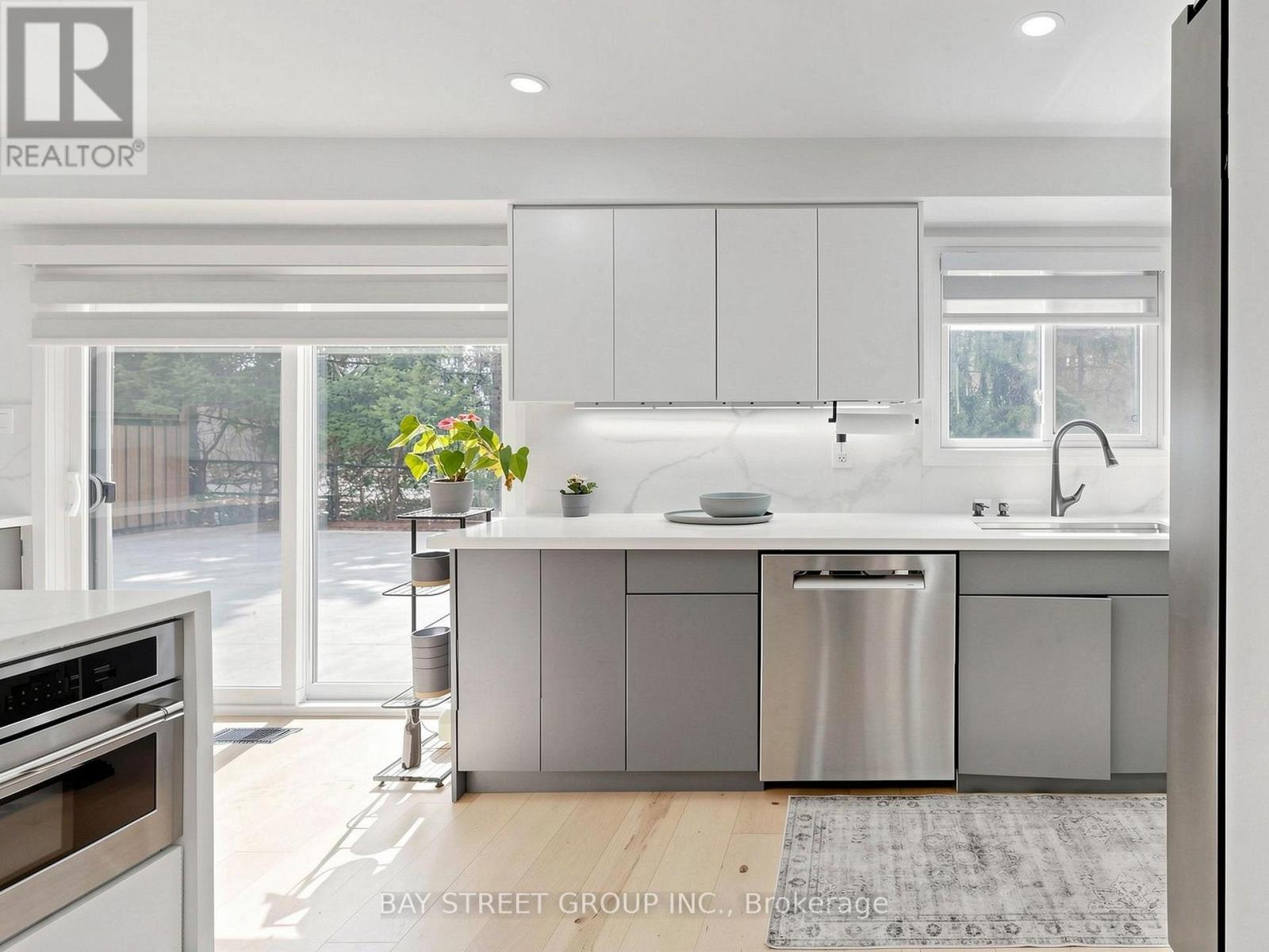 6 Pearson Road, Brampton (Fletcher's West), Ontario  L6Y 2N1 - Photo 14 - W13026110