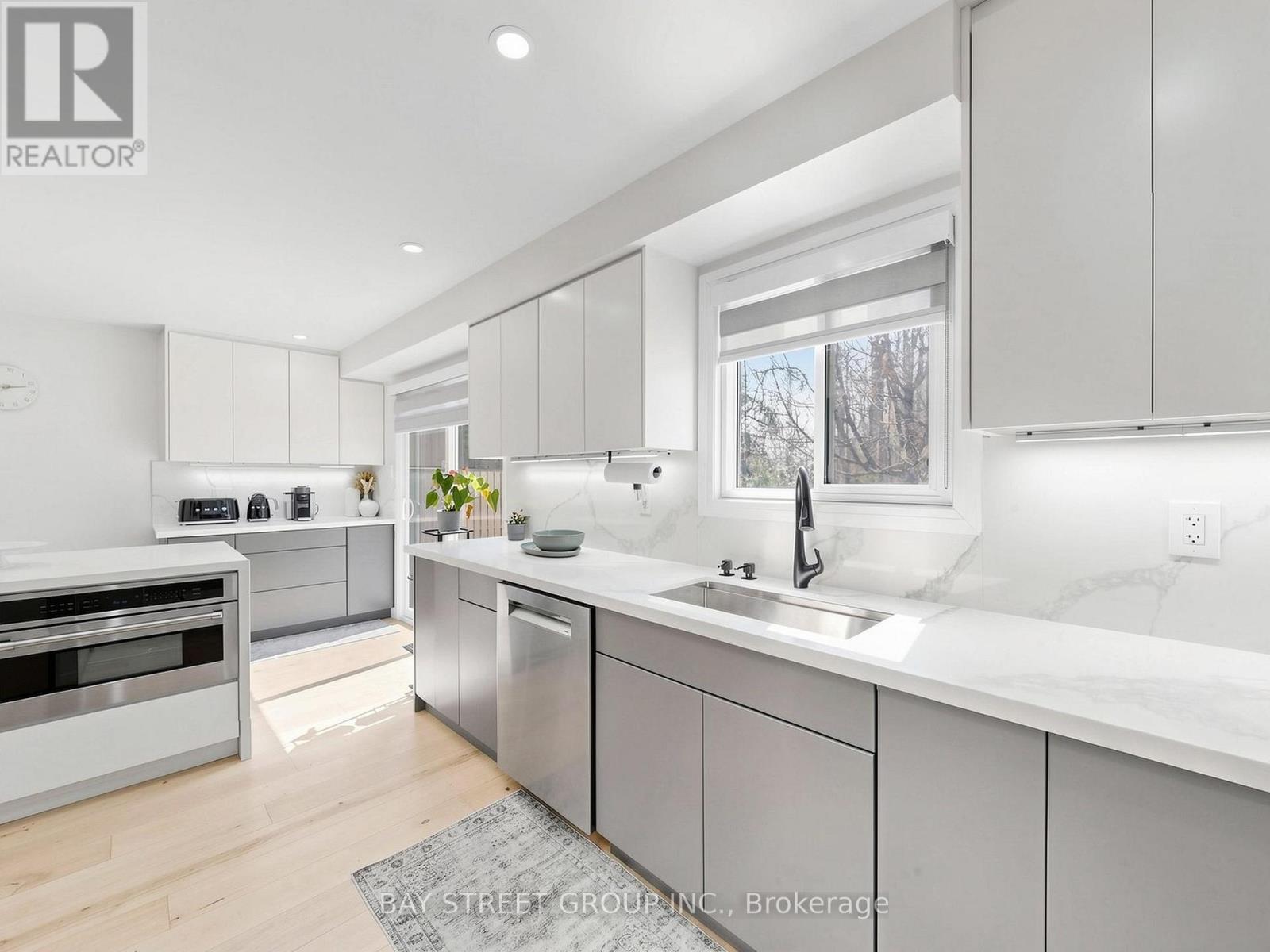 6 Pearson Road, Brampton (Fletcher's West), Ontario  L6Y 2N1 - Photo 16 - W13026110