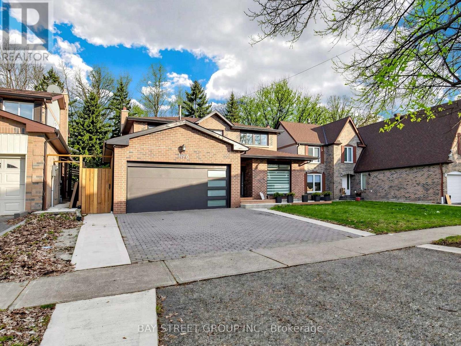 6 Pearson Road, Brampton (Fletcher's West), Ontario  L6Y 2N1 - Photo 2 - W13026110