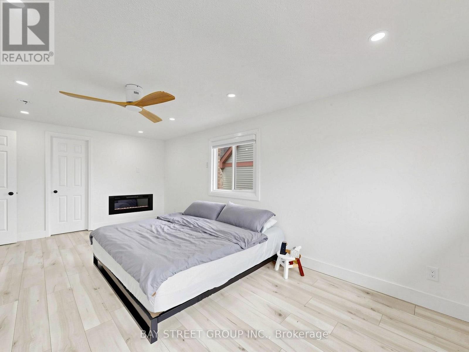 6 Pearson Road, Brampton (Fletcher's West), Ontario  L6Y 2N1 - Photo 25 - W13026110