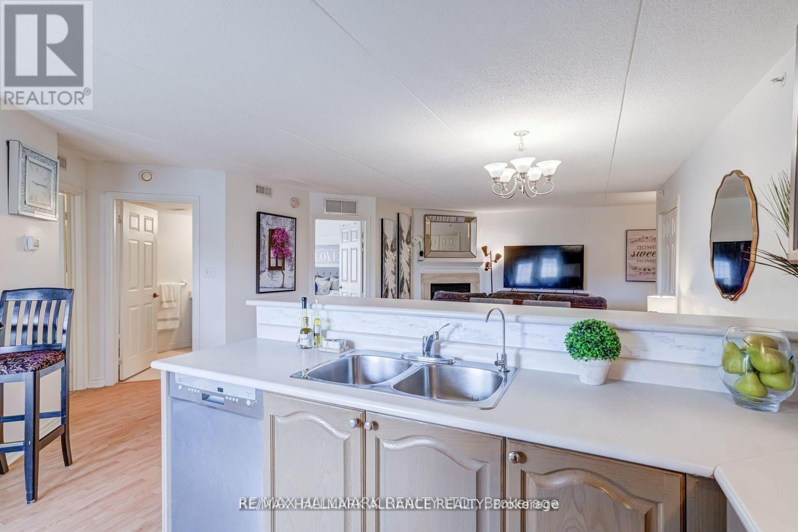 312 - 4003 Kilmer Drive, Burlington, Ontario  L7M 4M1 - Photo 13 - W13026130